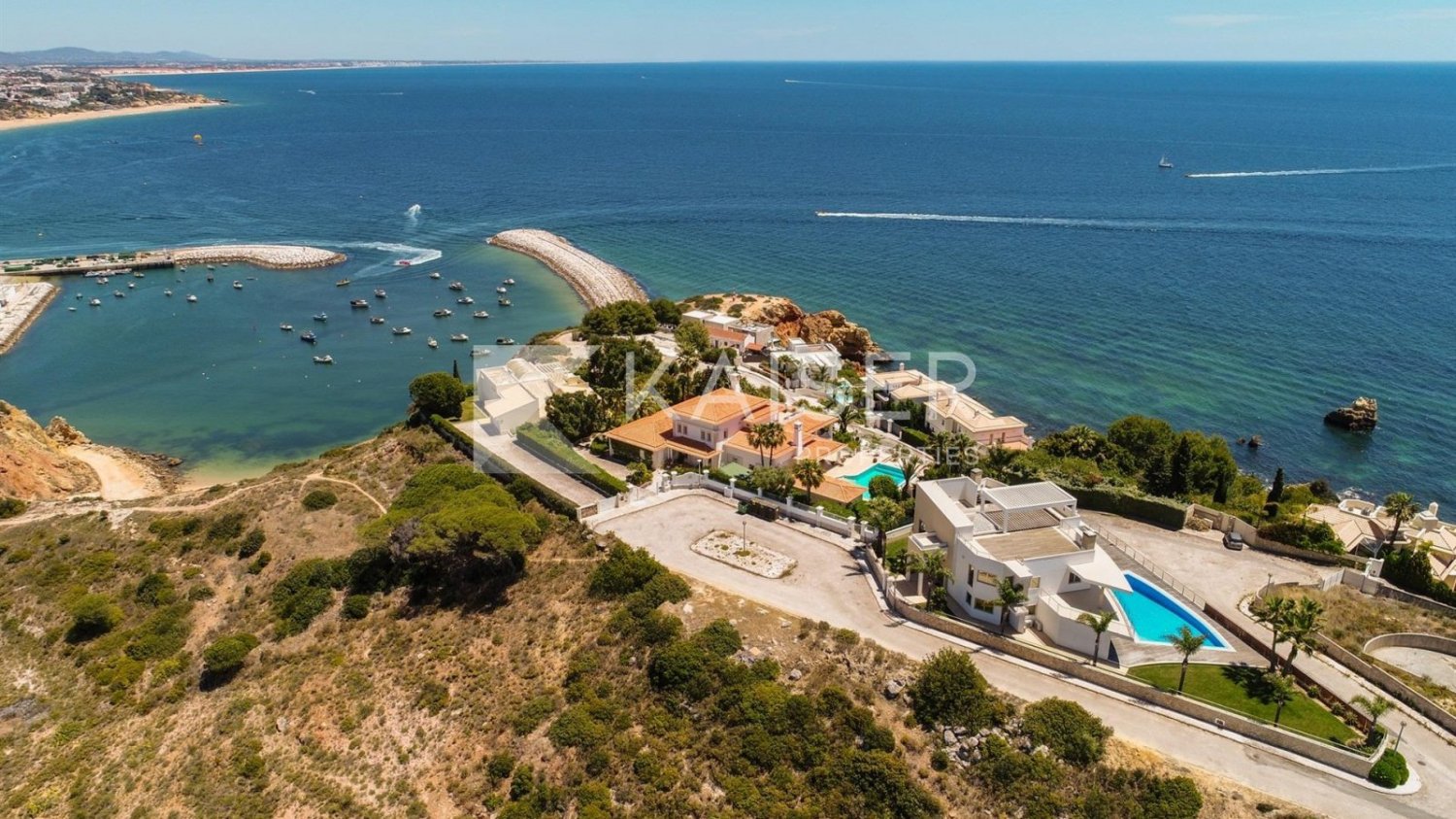 6 bedrooms Villa in Albufeira, Portugal No. 356081