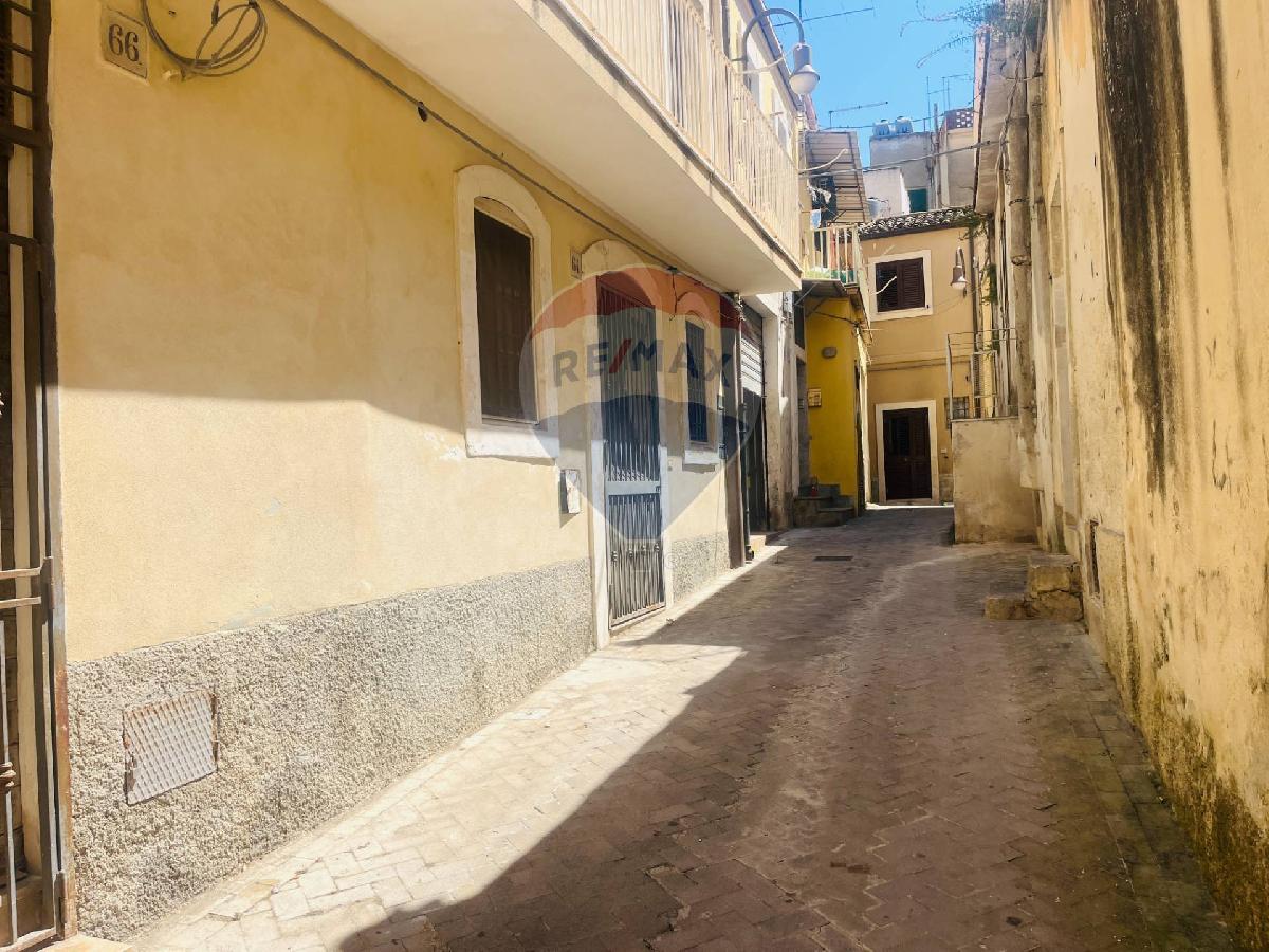 1 bedroom Commercial property in Modica, Italy No. 320342
