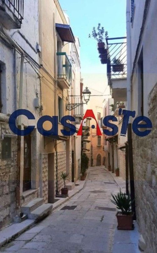 Casa de 2 habitaciónes en Andria, Italy No. 308131