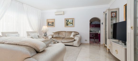 Villa de 4 dormitorios en Marbella, Spain No. 251329 9