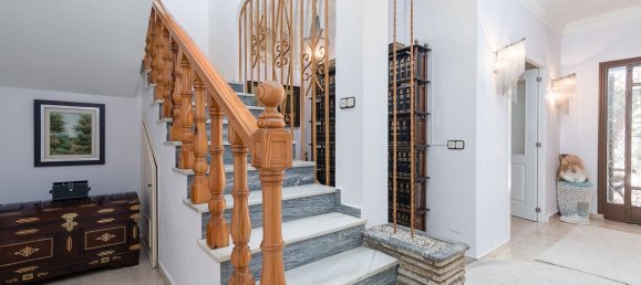 Villa de 4 dormitorios en Marbella, Spain No. 251329 11