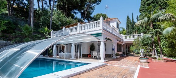 Villa de 4 dormitorios en Marbella, Spain No. 251329 2