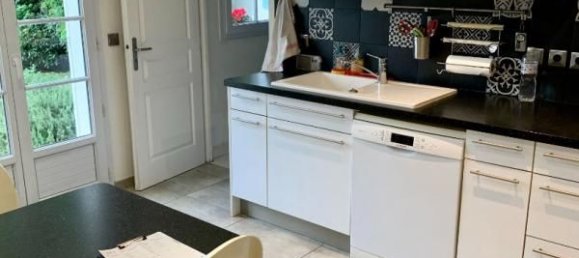 4 bedrooms House in Andilly, France No. 125354 8