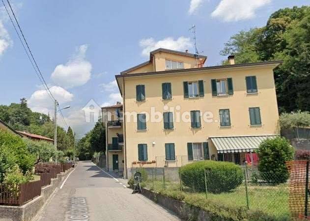 Apartamento T2 em Brivio, Italy N.º 318974
