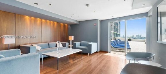 2 Schlafzimmer Gewerbliche Immobilien in Miami, USA, Nr. 614981 4
