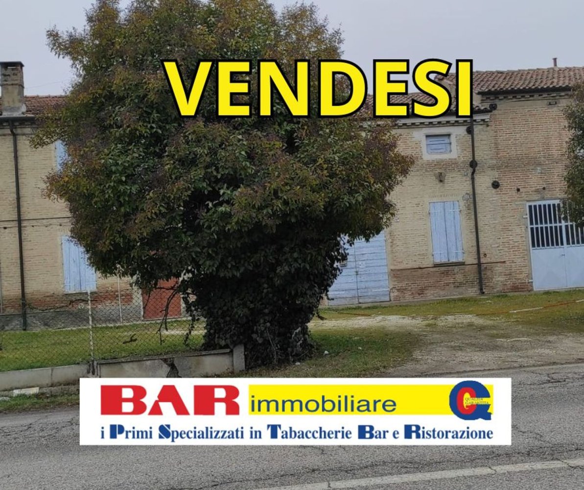 Almacén en Cento, Italy 230 m² No. 99711