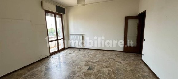 2 bedrooms Apartment in Piacenza, Italy No. 313573 2