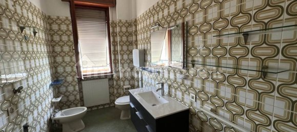 2 bedrooms Apartment in Piacenza, Italy No. 313573 6