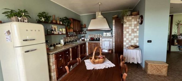 10-Zimmer Villa in Borgo Ticino, Italy, Nr. 71468 9