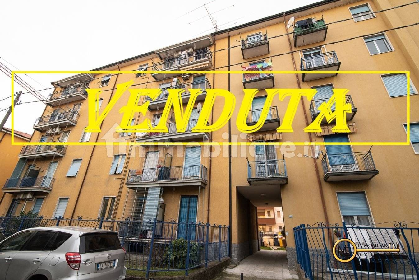 Apartamento de 2 dormitorios en Vignate, Italy No. 212388