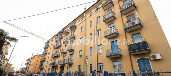 Apartamento de 2 dormitorios en Vignate, Italy No. 212388 2