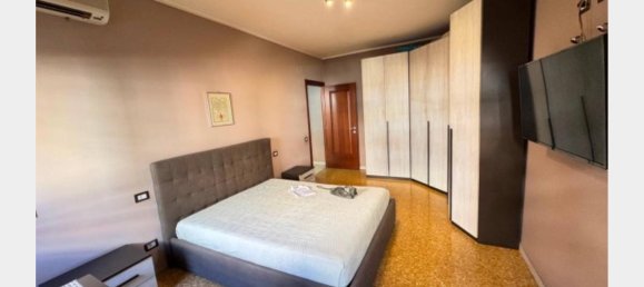 2 rooms Apartment in Rome, Italy No. 361573 9