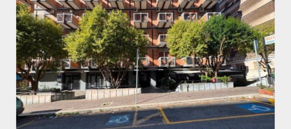 2 rooms Apartment in Rome, Italy No. 361573 2