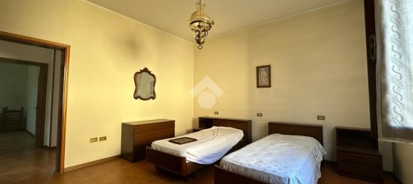 7 rooms Villa in Palazzolo sull'Oglio, Italy No. 5173 11