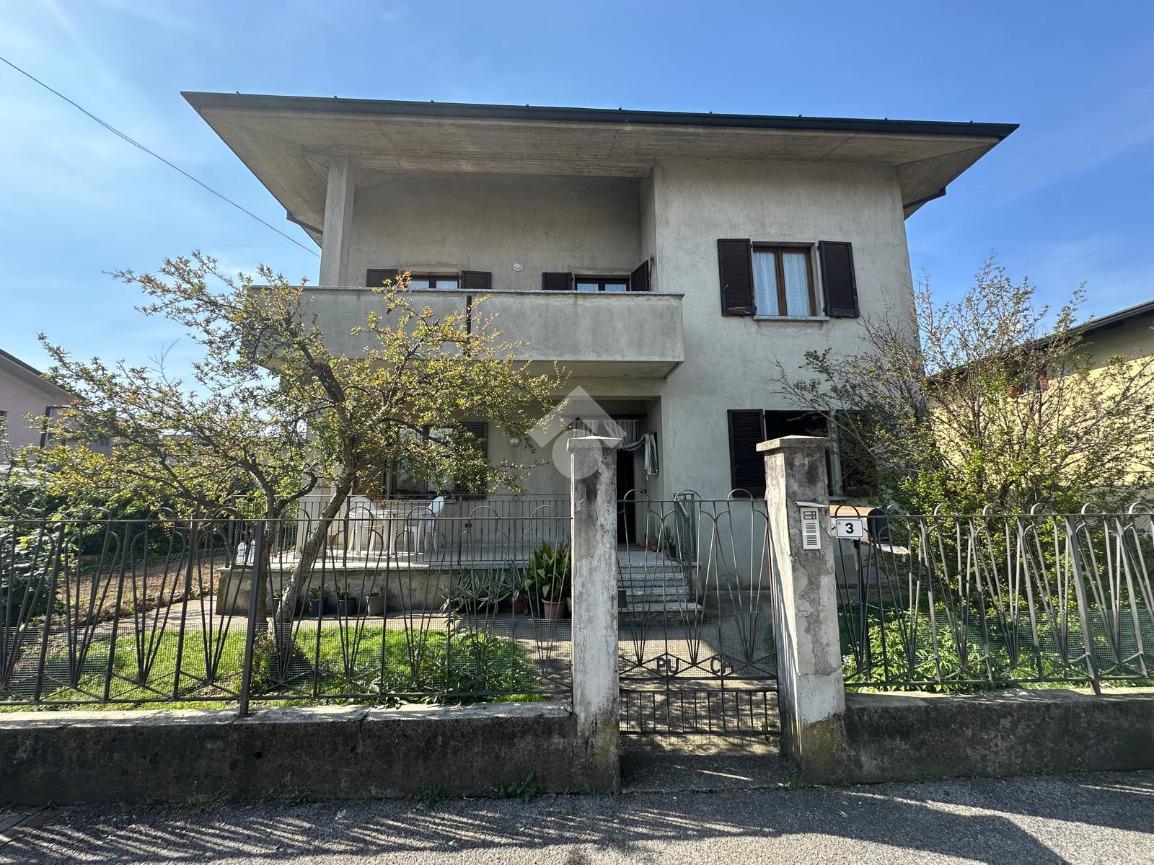 7 rooms Villa in Palazzolo sull'Oglio, Italy No. 5173