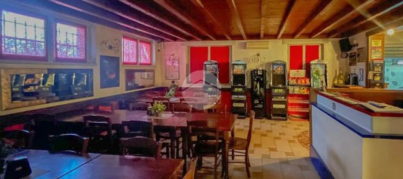 5 rooms Commercial property in Bagnolo Cremasco, Italy No. 341368 2