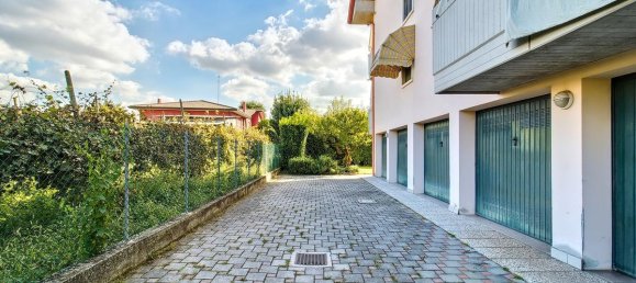 2 rooms Apartment in Padua, Italy No. 354356 32