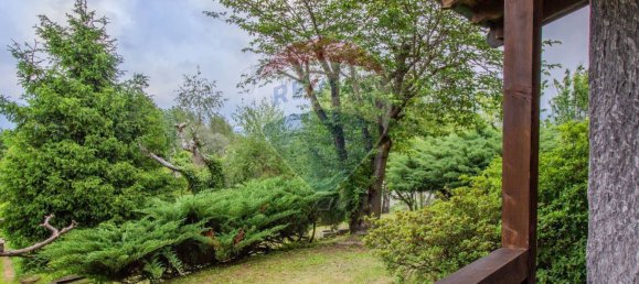 3 bedrooms Villa in Leggiuno, Italy No. 142123 8