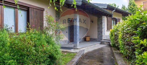 3 bedrooms Villa in Leggiuno, Italy No. 142123 7