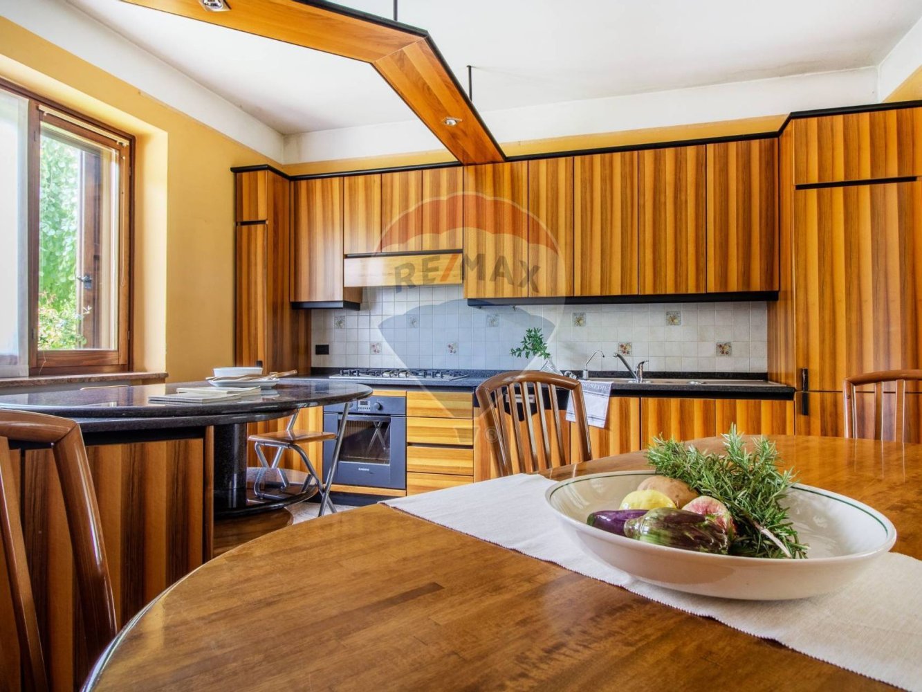 3 bedrooms Villa in Leggiuno, Italy No. 142123