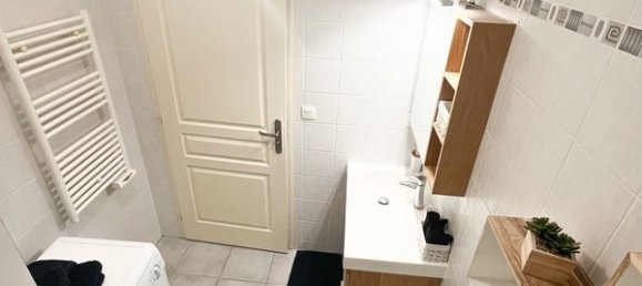 Studio in La Rochelle, France No. 295854 3