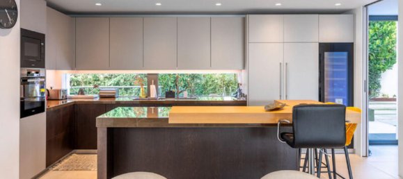 4 bedrooms Villa in Malaga, Spain No. 20780 5