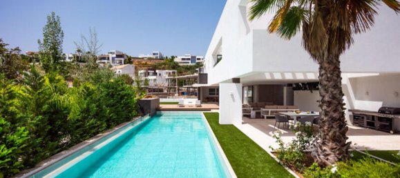 4 bedrooms Villa in Malaga, Spain No. 20780 25