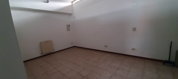 Lagerhaus in San Giuliano Terme, Italy 95m², Nr. 178870 2