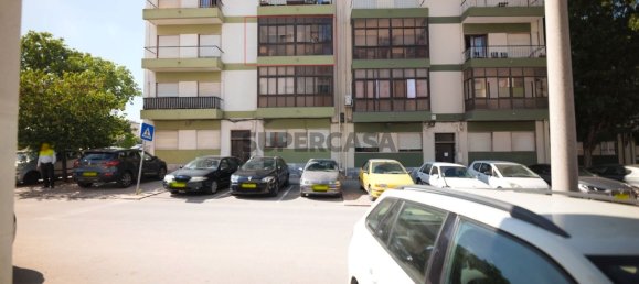 2 bedrooms Apartment in Barreiro, Portugal No. 284603 2