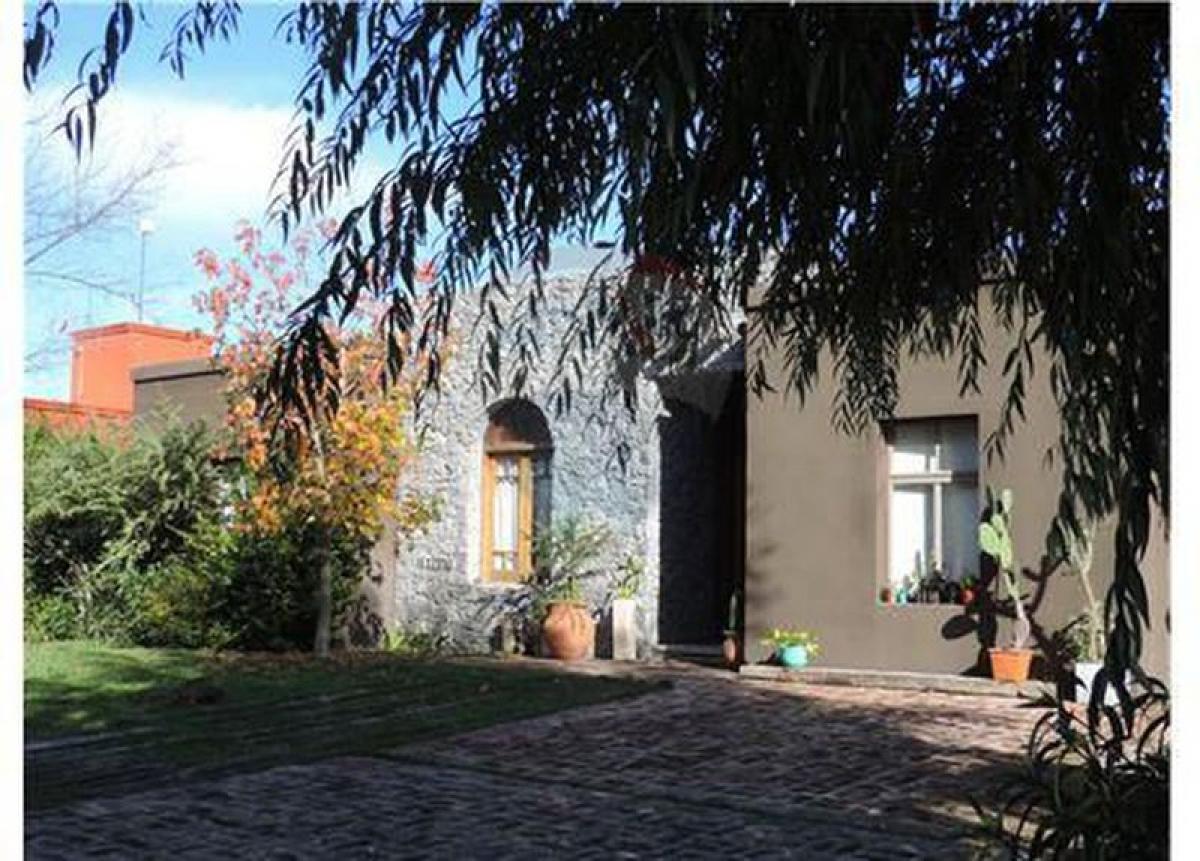 Дом с 3 спальнями в Пилар, Аргентина № 90789