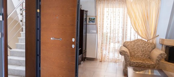 3 Schlafzimmer Wohnung in Agioi Anargyroi, Greece, Nr. 2494 3