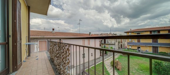 Apartamento de 2 habitaciónes en Casorate Sempione, Italy No. 310612 10