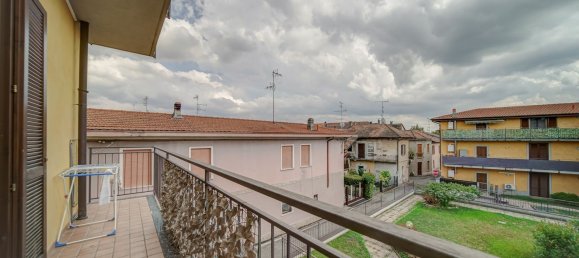 Apartamento de 2 habitaciónes en Casorate Sempione, Italy No. 310612 13