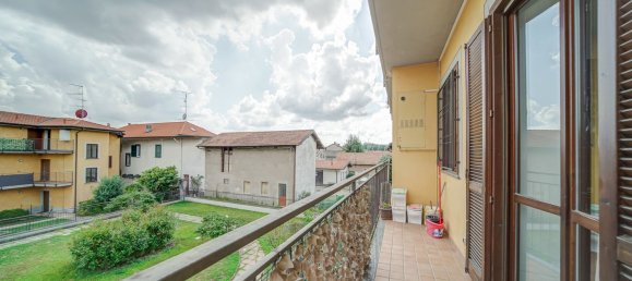 Apartamento de 2 habitaciónes en Casorate Sempione, Italy No. 310612 12