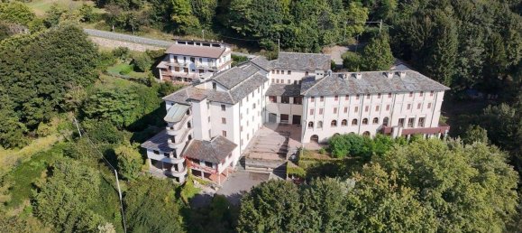 Коммерческая недвижимость 5000м² в Кастельнуово Нигра, Италия № 331433 2