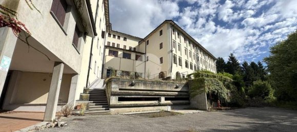 Коммерческая недвижимость 5000м² в Кастельнуово Нигра, Италия № 331433 5