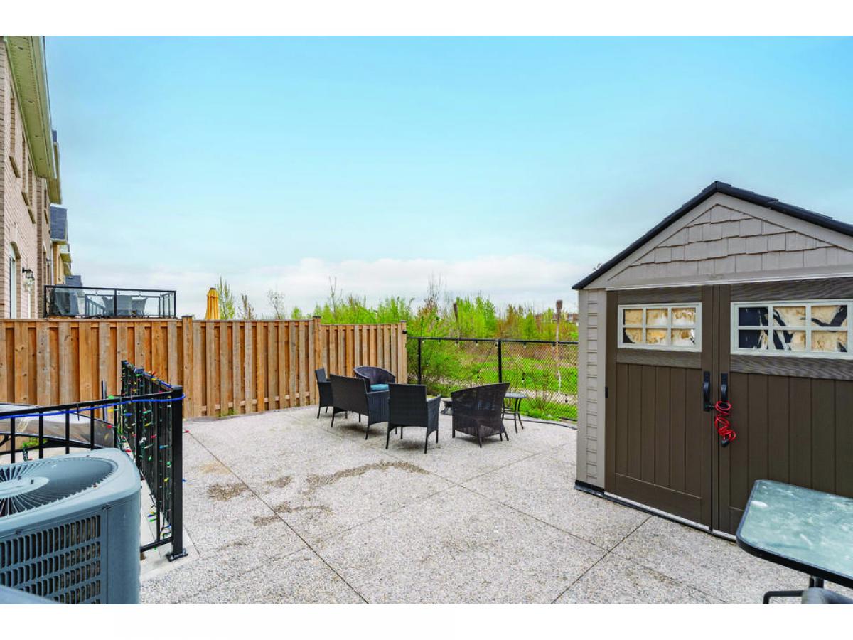 6 غرف نوم منزل في Milton, Canada رقم 846