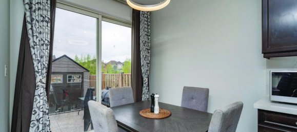 6 غرف نوم منزل في Milton, Canada رقم 846 12