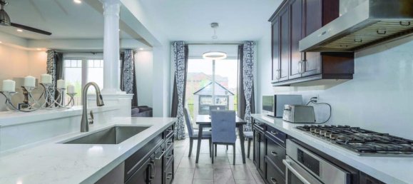 6 غرف نوم منزل في Milton, Canada رقم 846 11