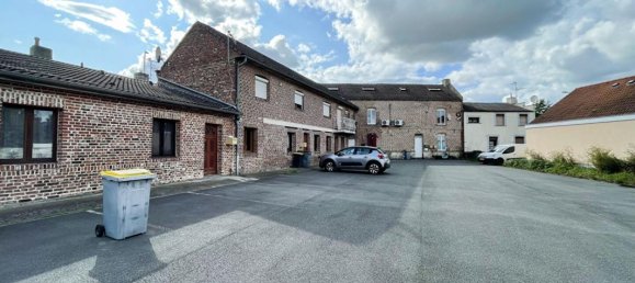 Estacionamiento de 14 habitaciónes en Lens, France No. 48199 4