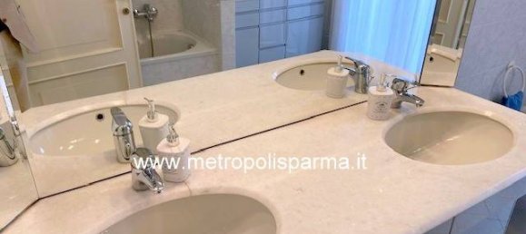 3 bedrooms Apartment in Parma, Italy No. 212942 18