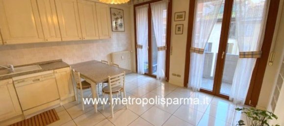 3 bedrooms Apartment in Parma, Italy No. 212942 8