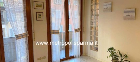 3 bedrooms Apartment in Parma, Italy No. 212942 9