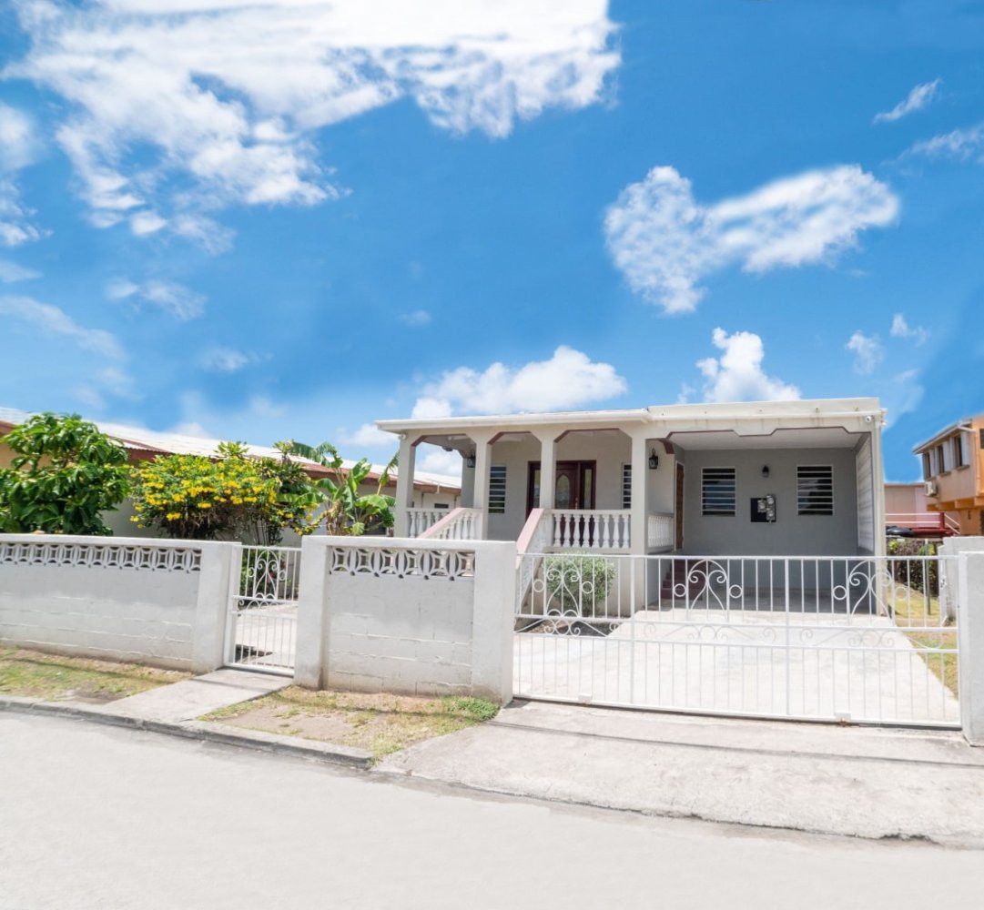 Villa de 4 dormitorios en Basseterre, Saint Kitts and Nevis No. 81