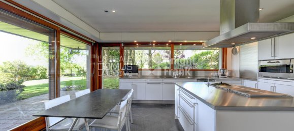 7 bedrooms Villa in San Fermo della Battaglia, Italy No. 56611 17