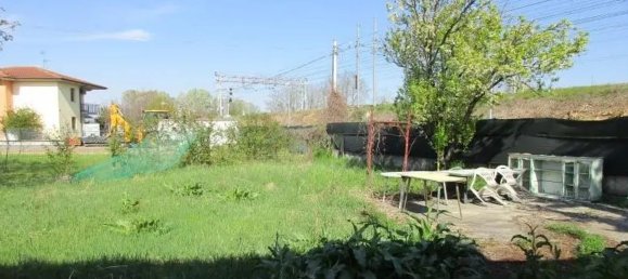 Вилла с 3 комнатами в Кастеллетто ди Брандуццо, Италия № 112318 6