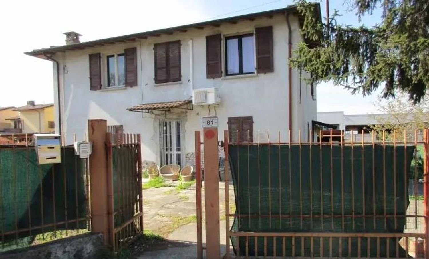 Вилла с 3 комнатами в Кастеллетто ди Брандуццо, Италия № 112318