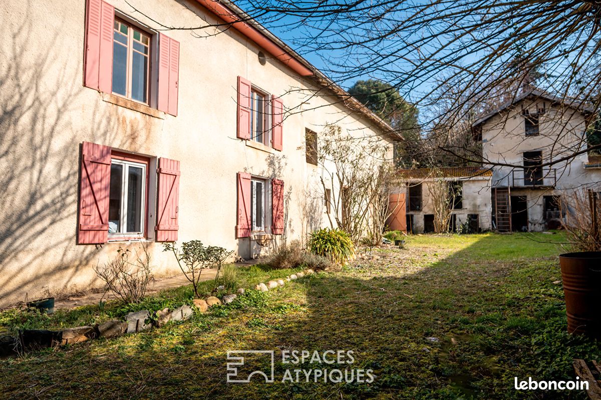 Casa de 3 dormitorios en Chanas, France No. 200856