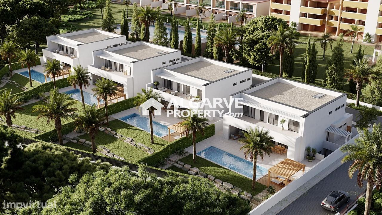 4 bedrooms House in Quarteira, Portugal No. 98717