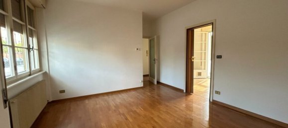 2 chambres Appartement à Udine, Italy No. 353864 2